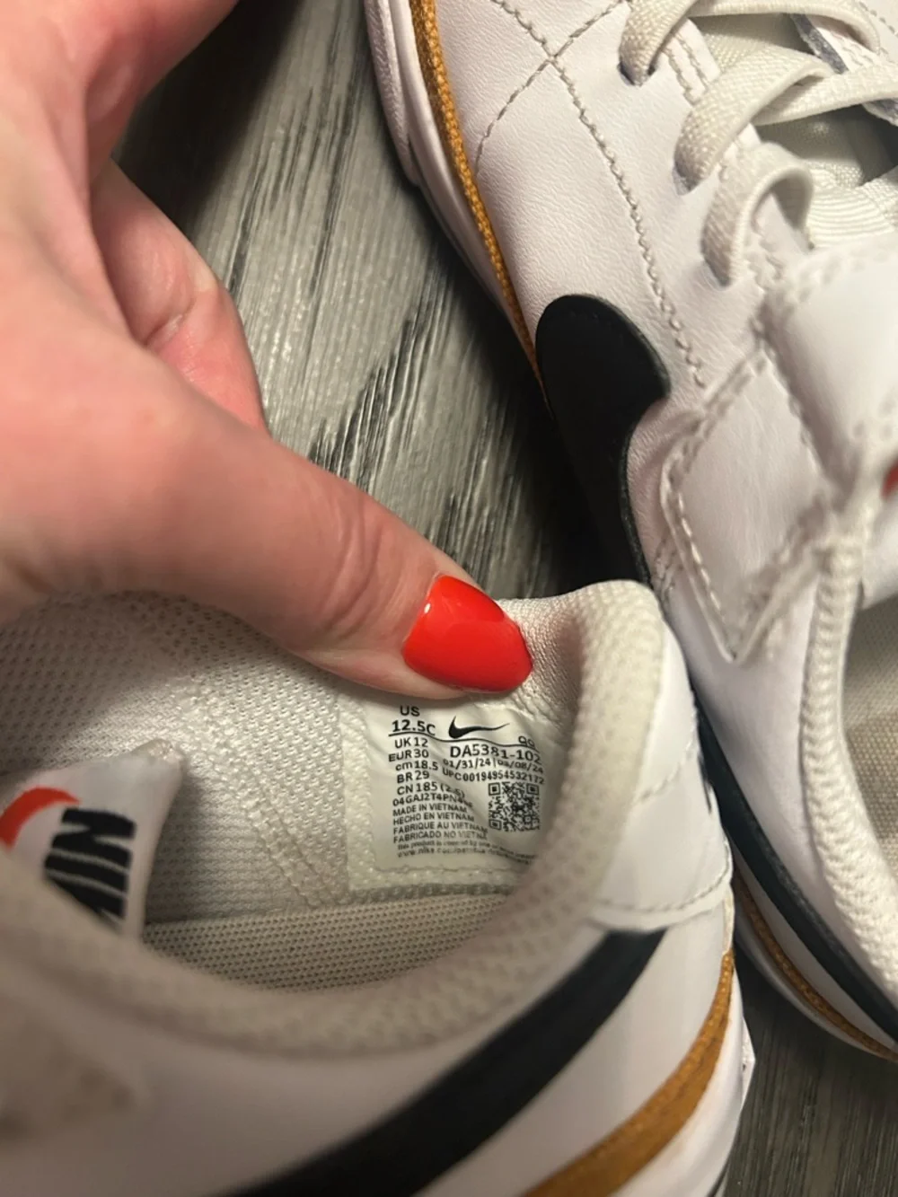 Nike Court Legacy Sneaker - Picture 10 of 11